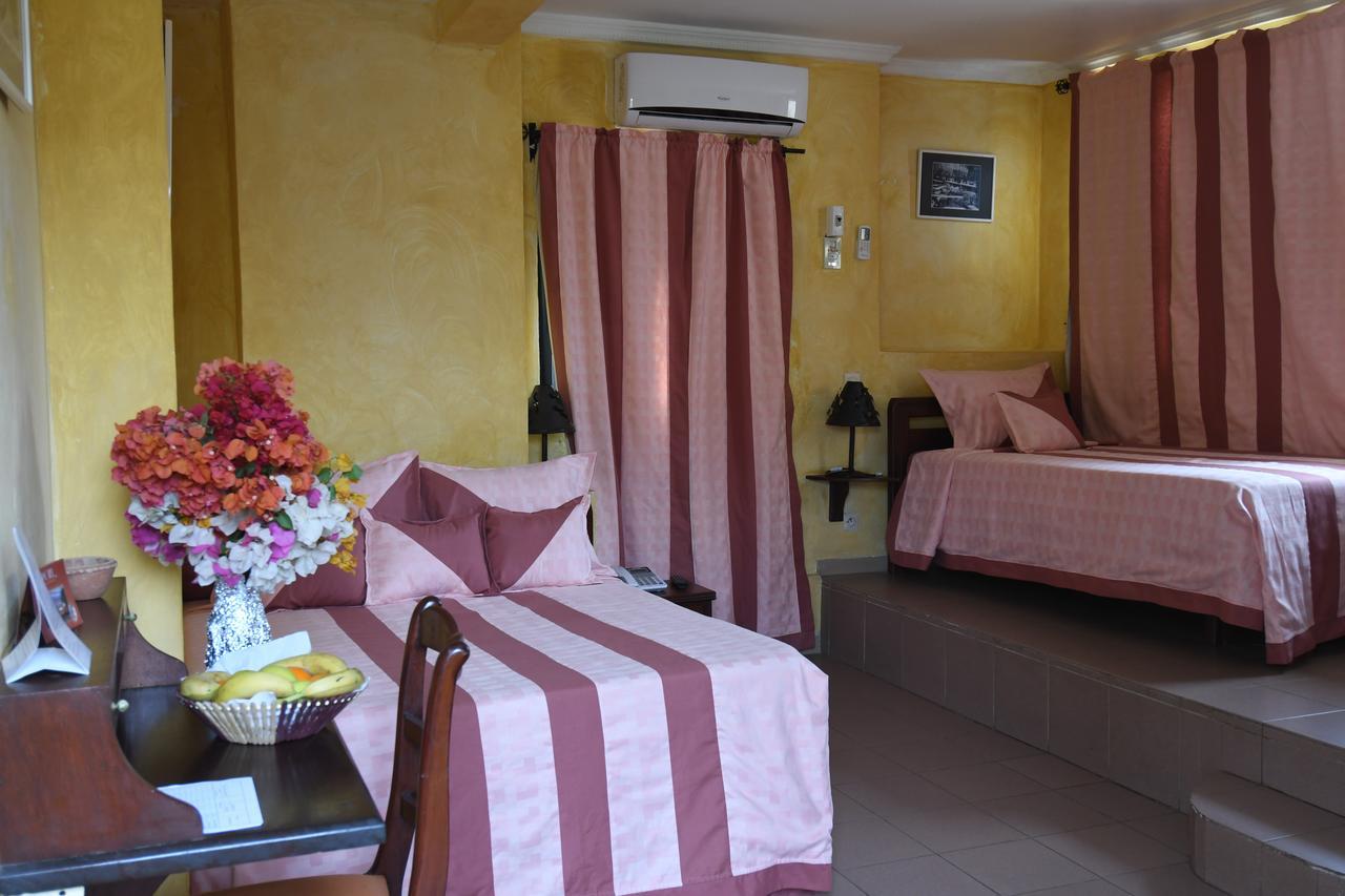 Hotel De La Poste Saint-Louis Luaran gambar